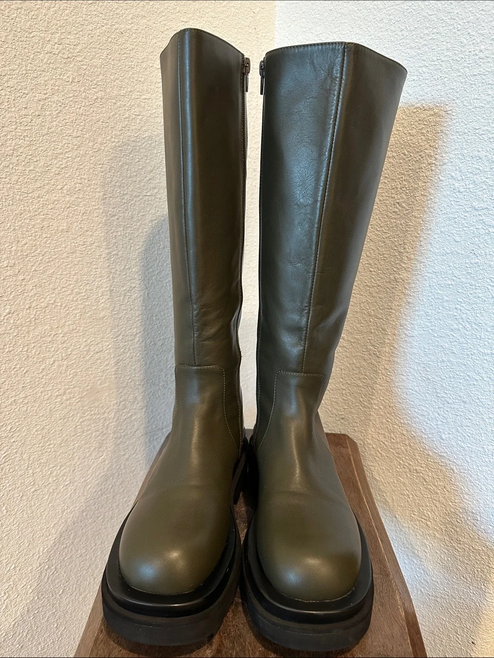 NEW Jeffrey Campbell 